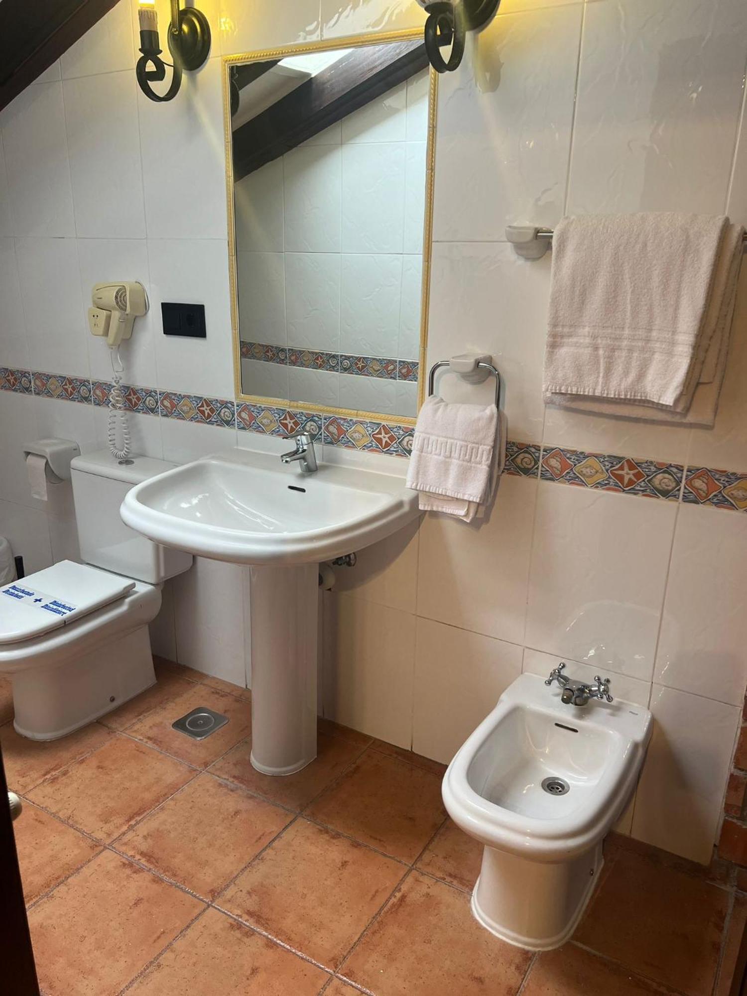 Hotel El Bricial Soto De Cangas Ngoại thất bức ảnh